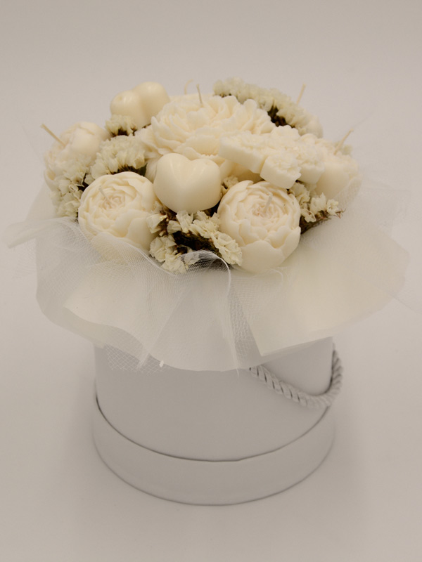 White Style piwonie M